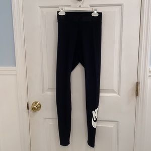 Women’s Nike Swoosh Mid-rise Leggings